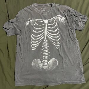 🐰American eagle baggy Halloween graphic tee